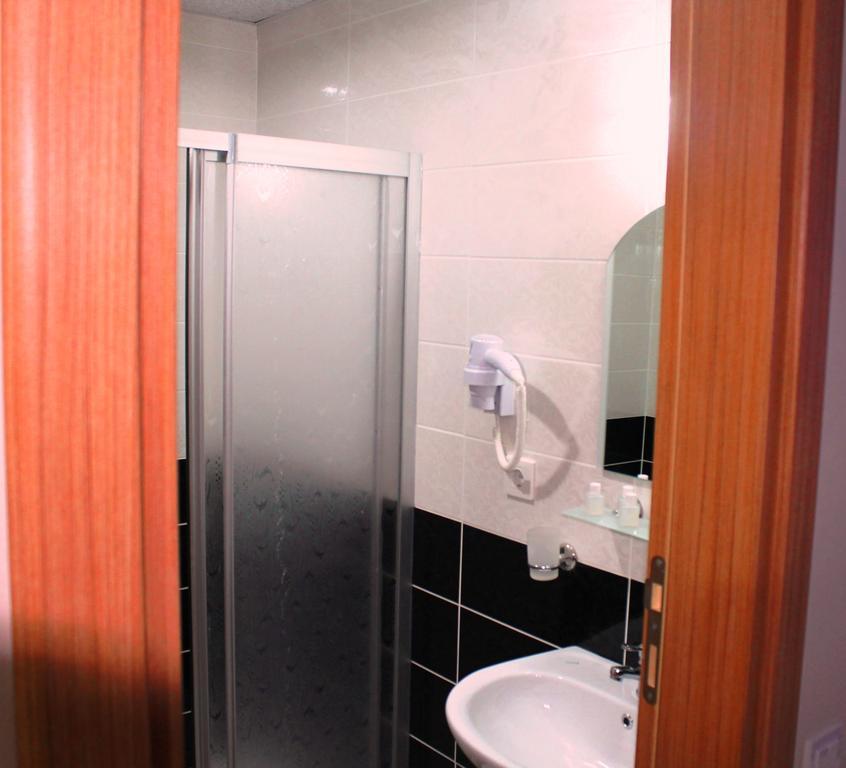 Avcilar Inci Hotel Истанбул Екстериор снимка